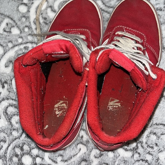 Red vans ** - Picture 2 of 8